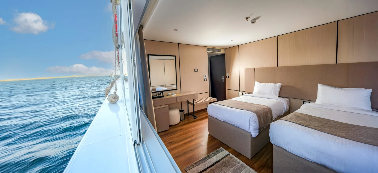 Luxury twin cabin aboard Swan Dahabiya