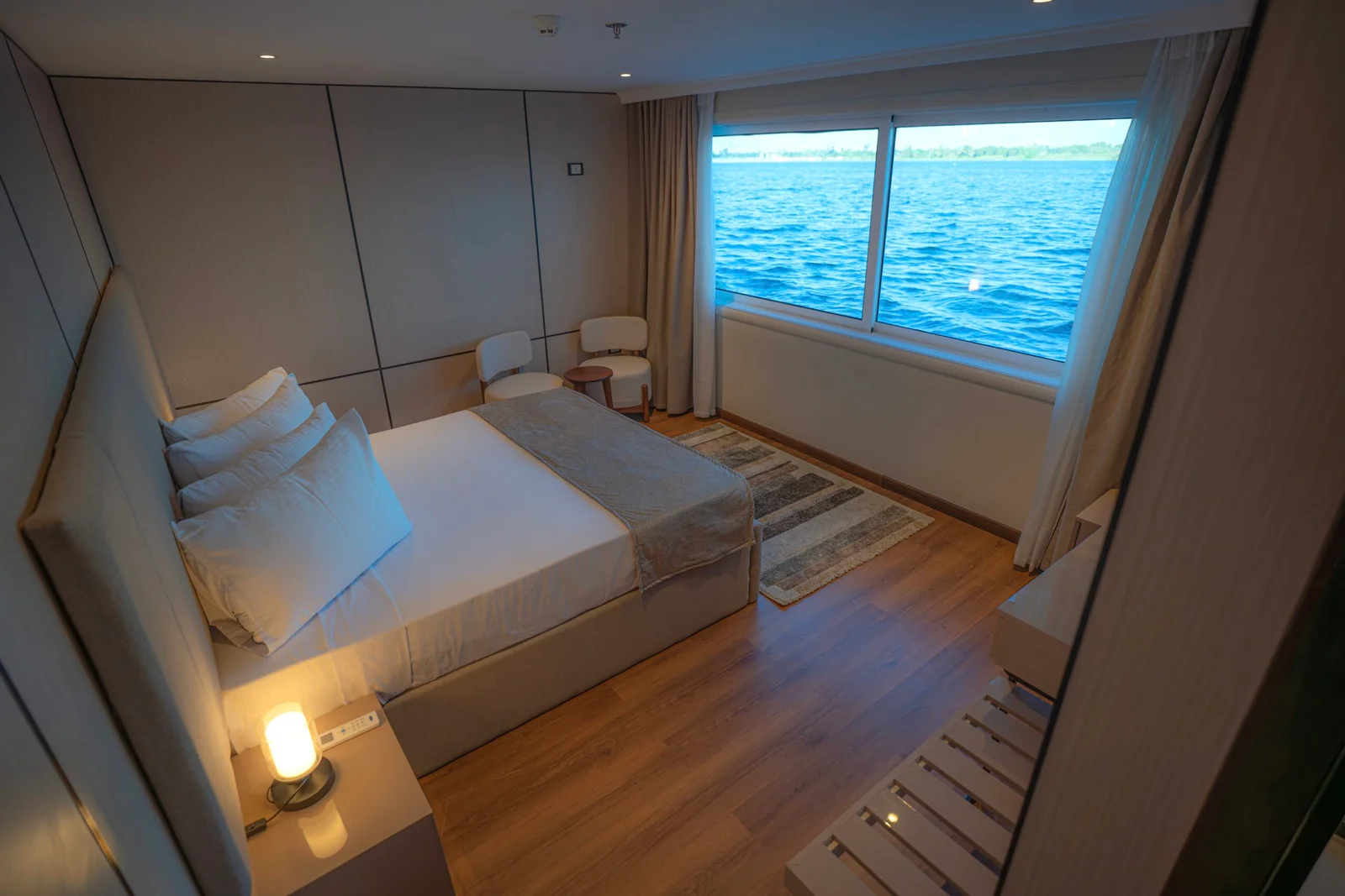 Luxury double cabin aboard Swan Dahabiya