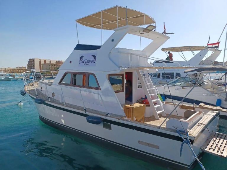 Yacht exterior with sun deck