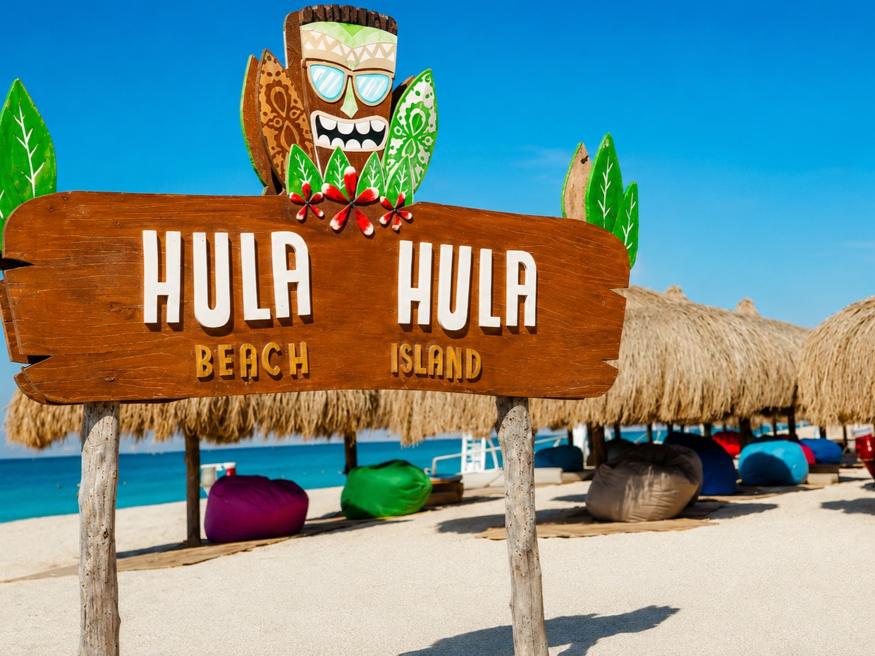 Welcome sign at Hula Hula Island beach