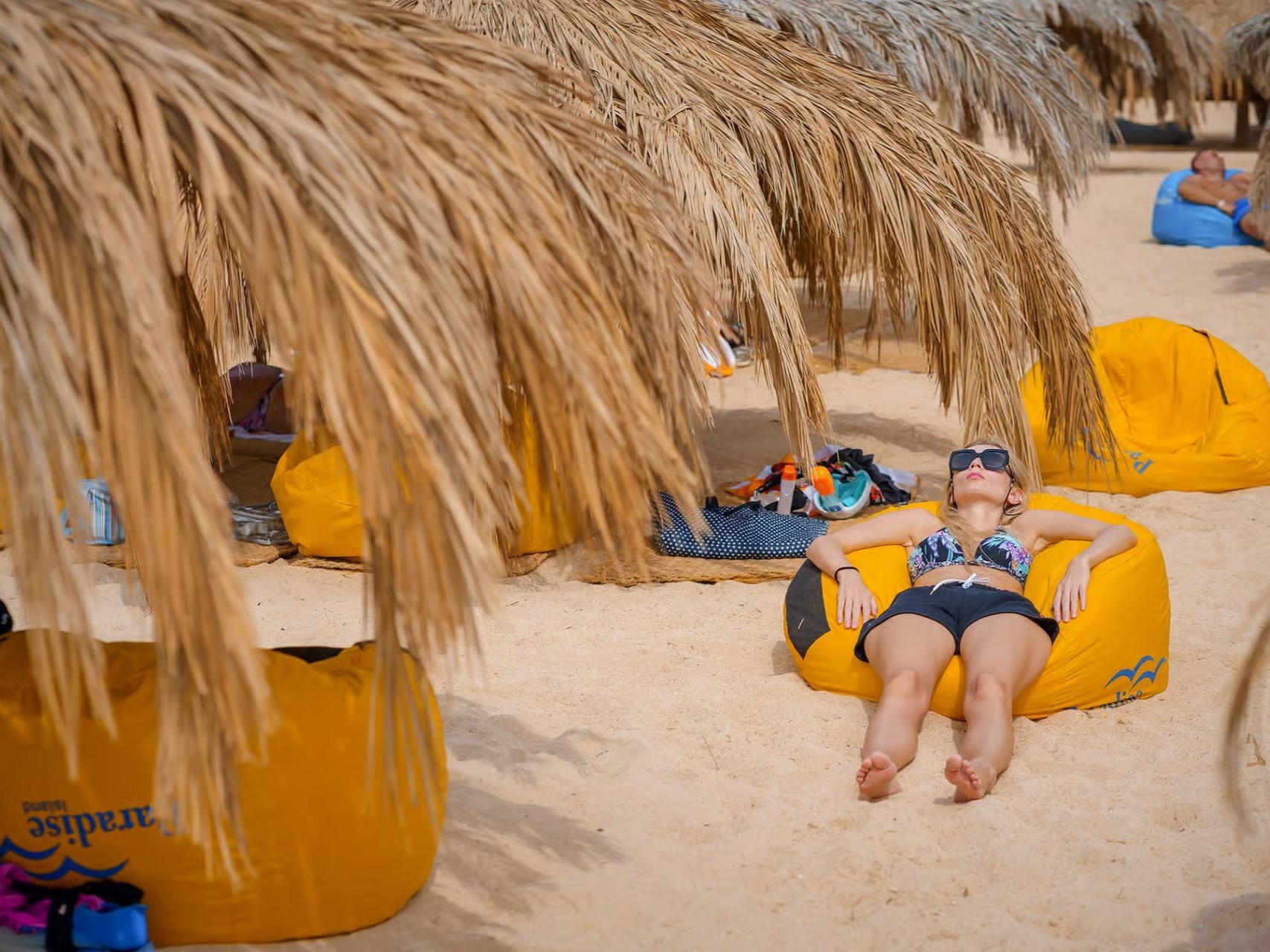 Beach dining swings