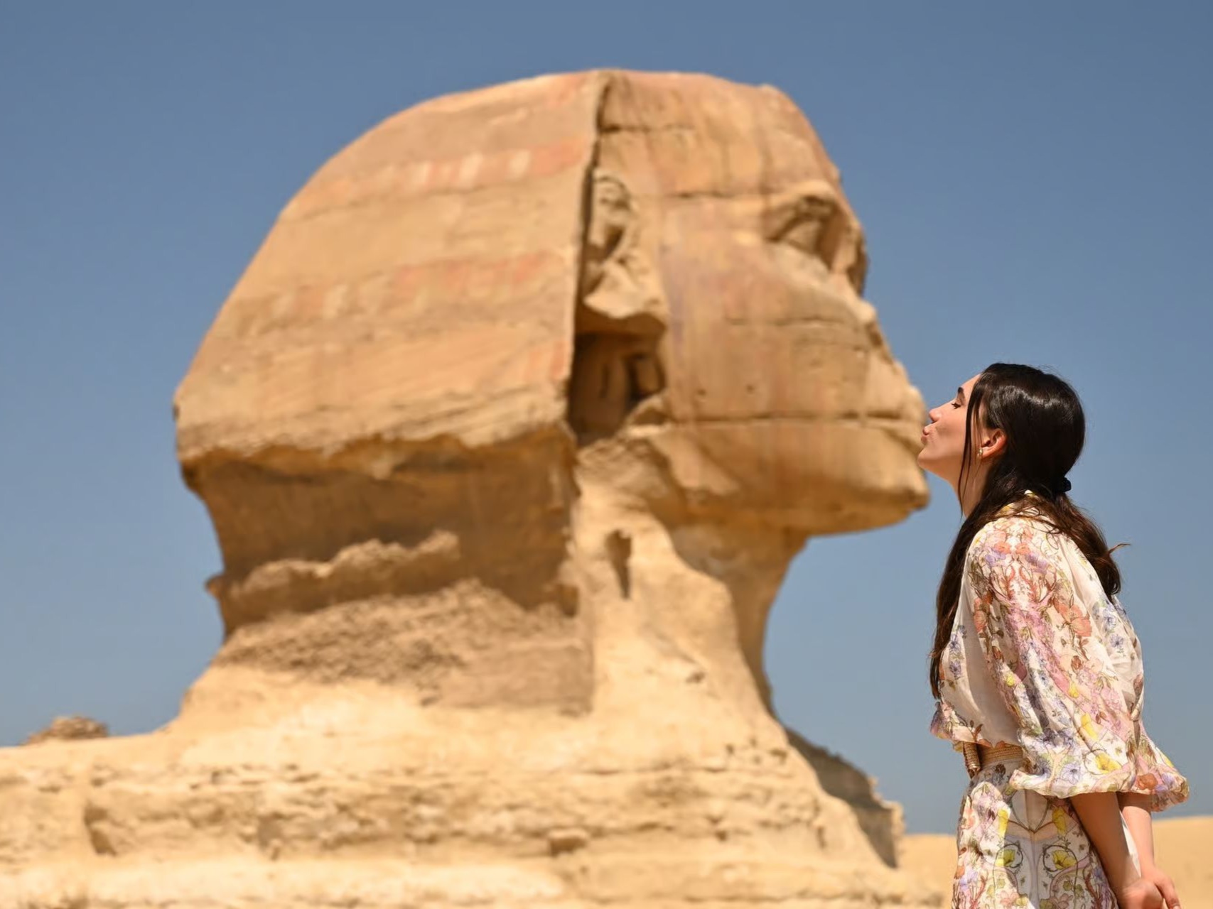 Tourist neben der Großen Sphinx